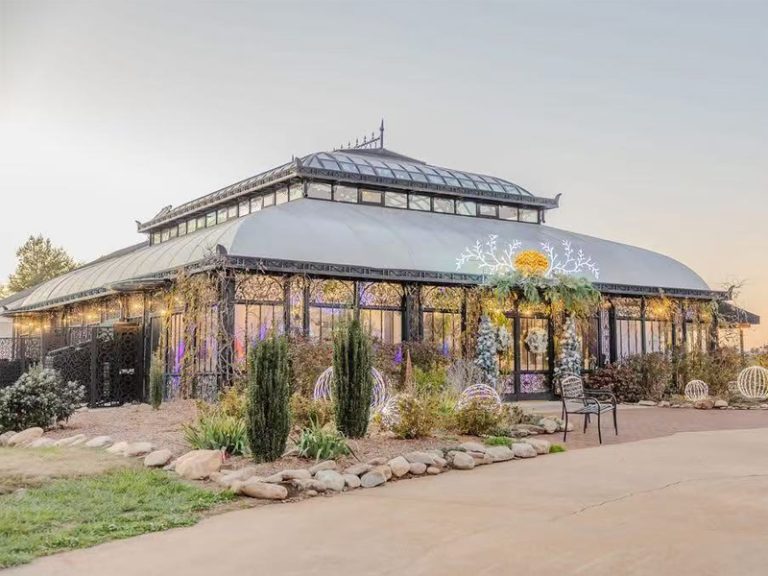 Victorian style luxury glass greenhouse for wedding